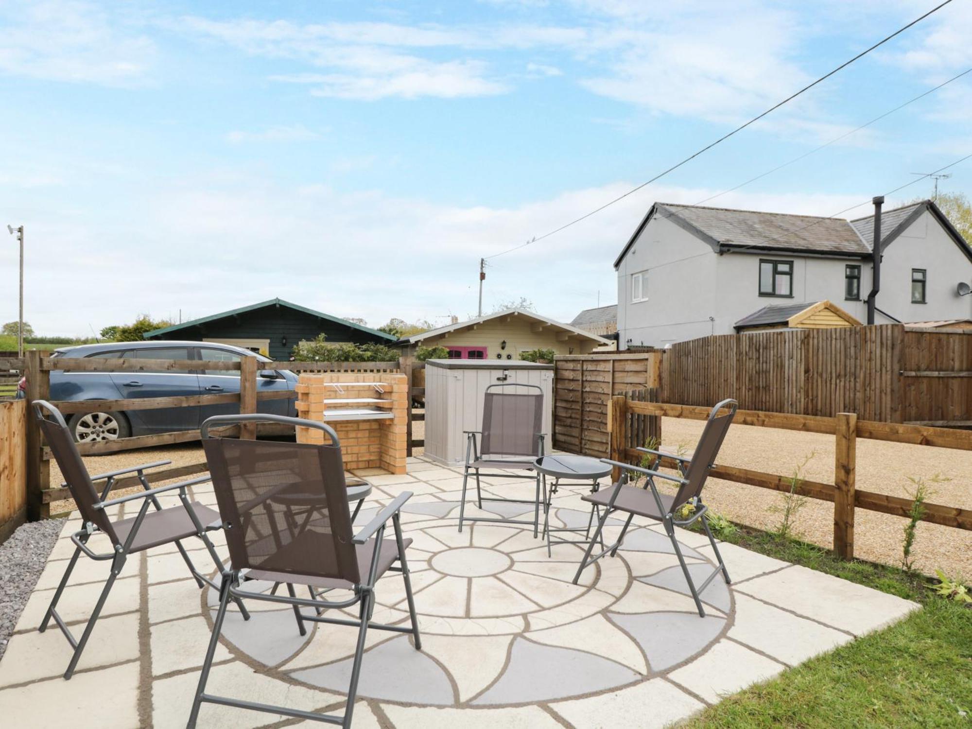 The Nook Villa Swindon Exterior foto