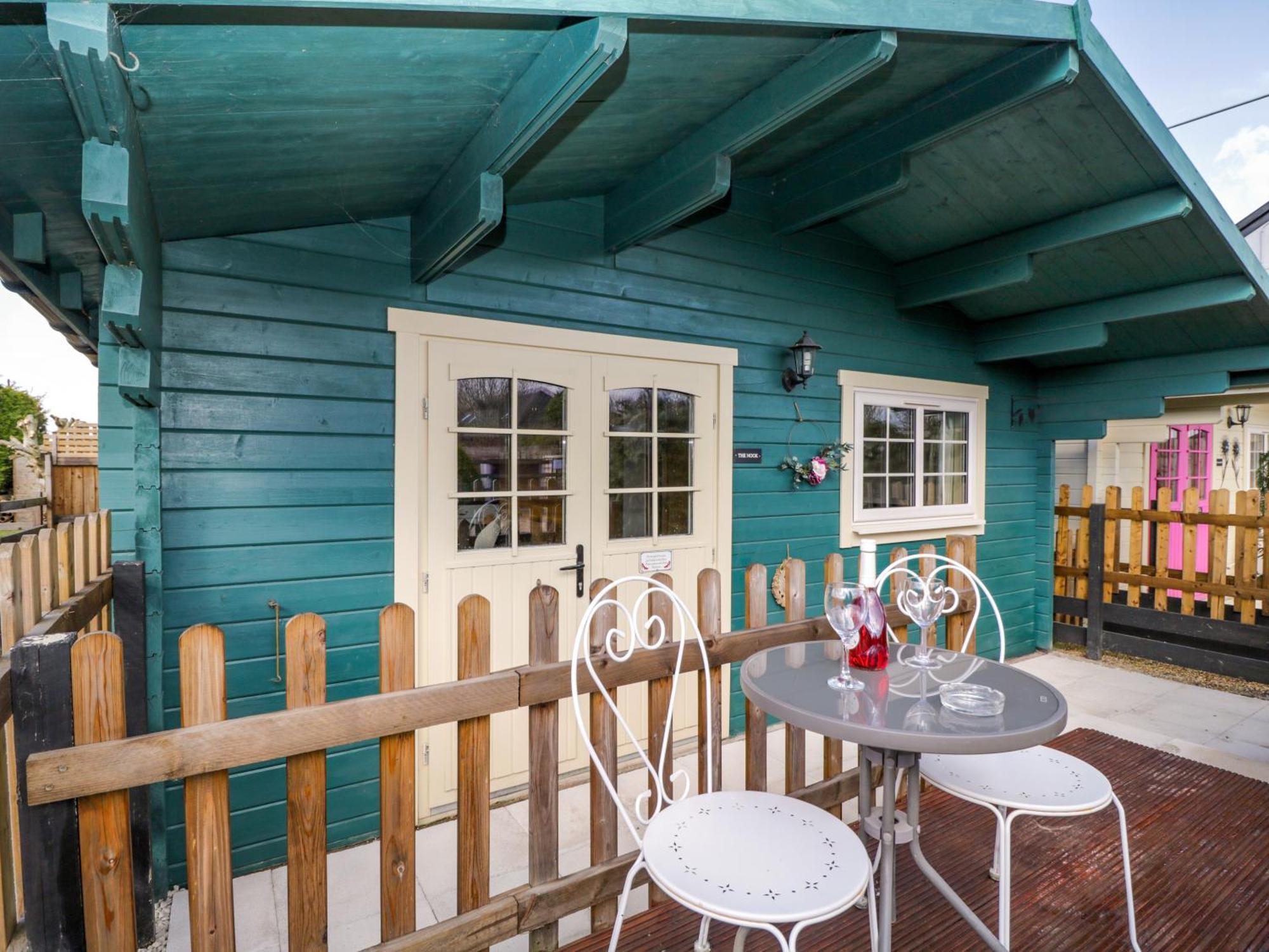 The Nook Villa Swindon Exterior foto